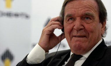 Німецька преса не щадить Шредера. «Хохштаплер», «маріонетка», «агент Путіна»