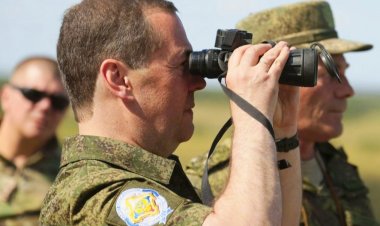 Оренбурзький майстер-клас користування біноклем від Дмитра Медведєва