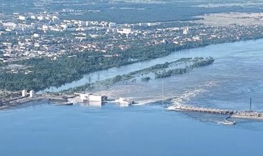 Росія  знищела Каховську ГЕС. Відео
