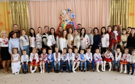 Осіннє свято в садочку 'Ластівка': Калейдоскоп талантів та сімейне тепло в актовому залі