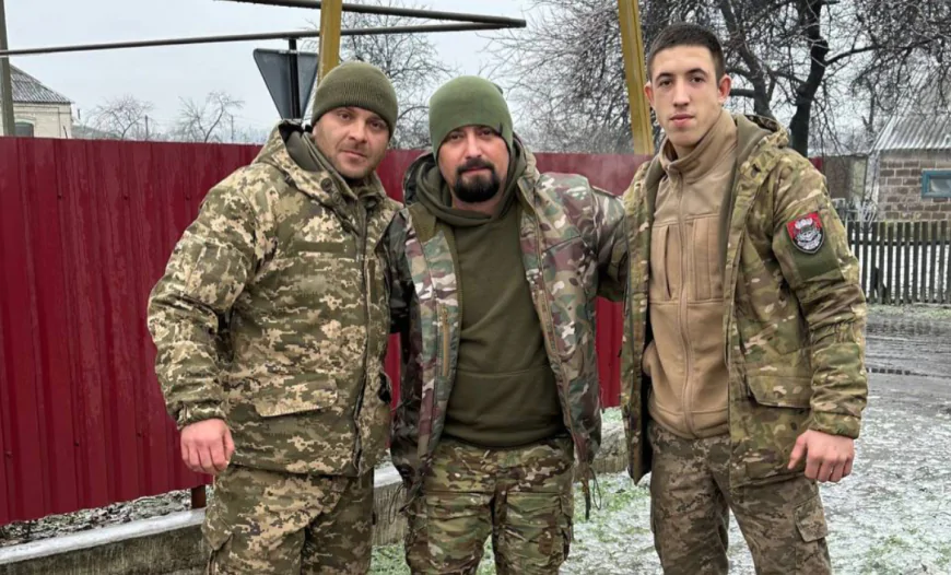 Вогонь у серці: історія волонтера DDHub, що йде до бійців туди, куди не доїжджає Новапошта