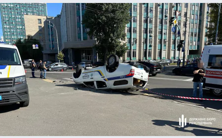 У Києві службове авто потрапило в ДТП: загинув правоохоронець