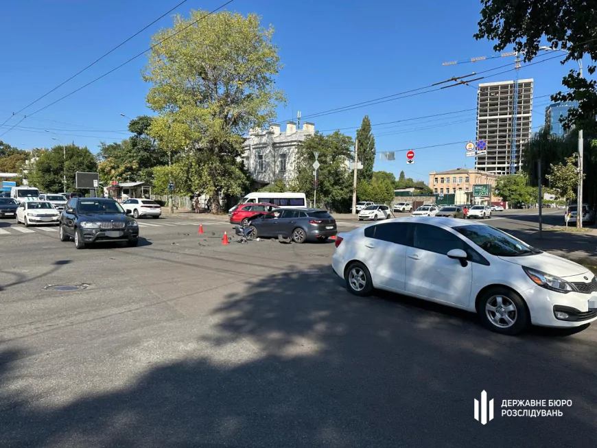 У Києві службове авто потрапило в ДТП: загинув правоохоронець