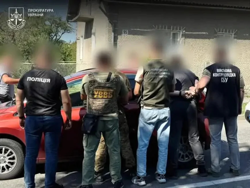 На Буковині затримали військових ТЦК, які організували втечу ухилянтів за кордон за гроші