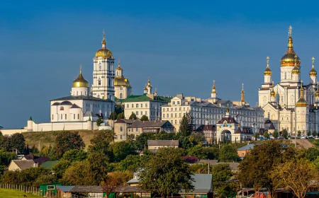 На Тернопільщині тривають обшуки в Почаївській лаврі: поліція розслідує можливе шахрайство