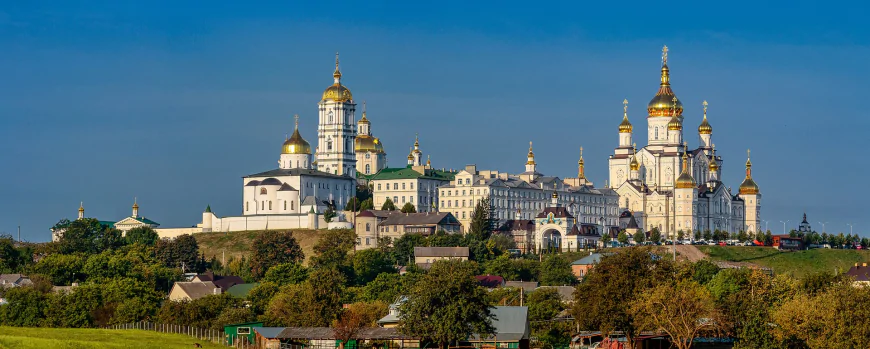 На Тернопільщині тривають обшуки в Почаївській лаврі: поліція розслідує можливе шахрайство