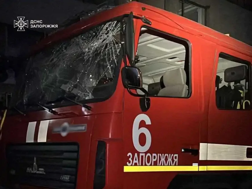 Росіяни знову атакували Запоріжжя: під обстріл потрапили рятувальники, є поранений