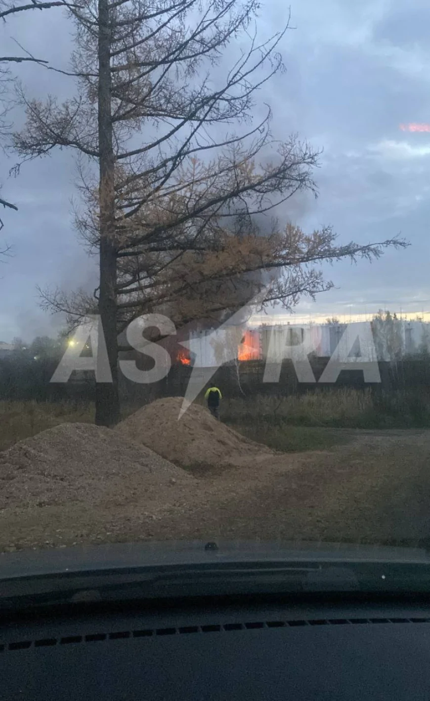 Масована атака дронів на Москву: російські ЗМІ повідомляють про вибухи, пожежі та закриття аеропортів