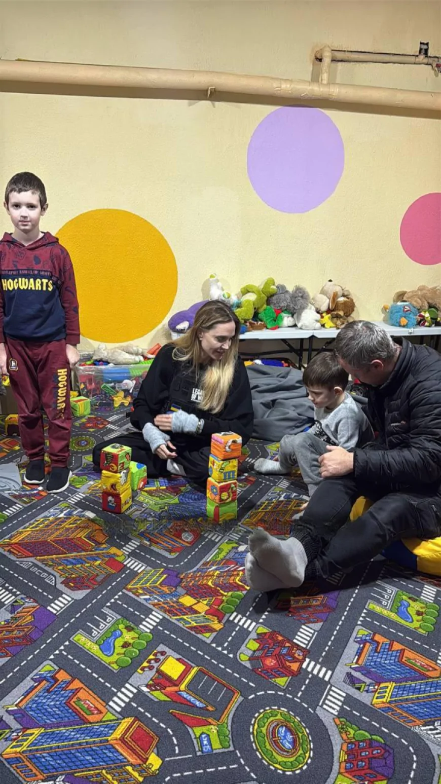 Крок до правди: що сталося за лаштунками візиту Анджеліни Джолі до України