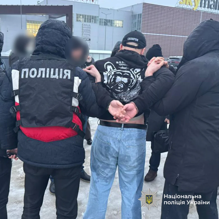 Мільйони на ухилянтах: Нацполіція ліквідувала 13 схем уникнення мобілізації по всій Україні