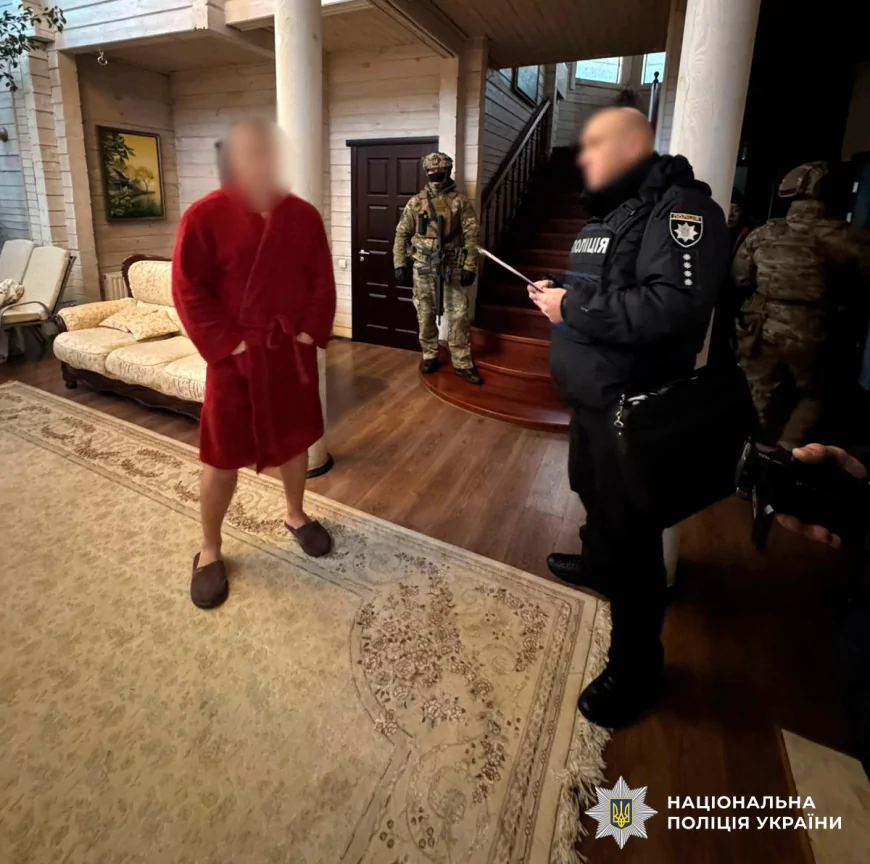 Тіньовий бізнес на державних складах: правоохоронці розкрили схему на десятки мільйонів
