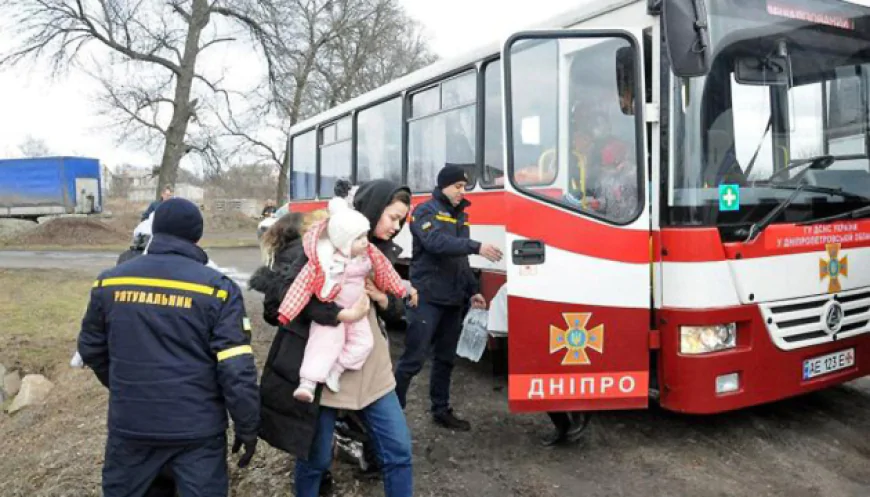 Закон про обов’язкову евакуацію дітей набув чинності: що змінюється для прифронтових громад