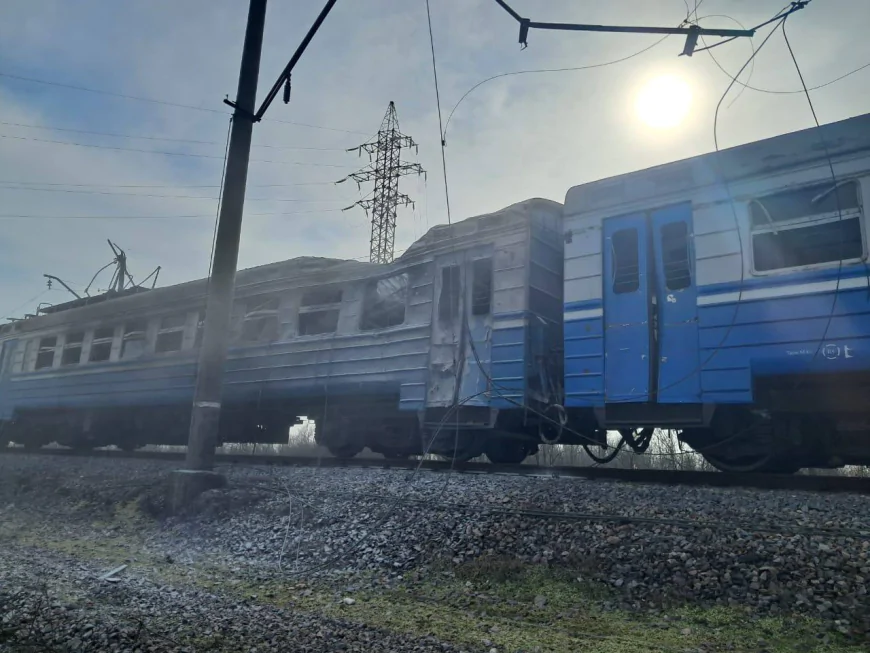 Дроновий удар по рейках: у Дніпропетровській області атаковано цивільний поїзд