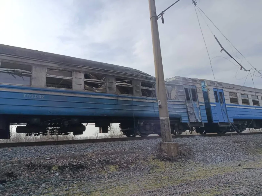 Дроновий удар по рейках: у Дніпропетровській області атаковано цивільний поїзд