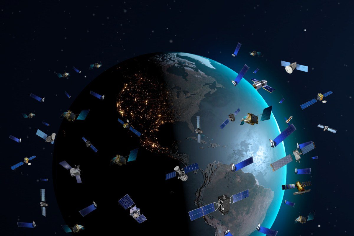 A visualisation of many small satellites orbiting the Earth in a constellation.